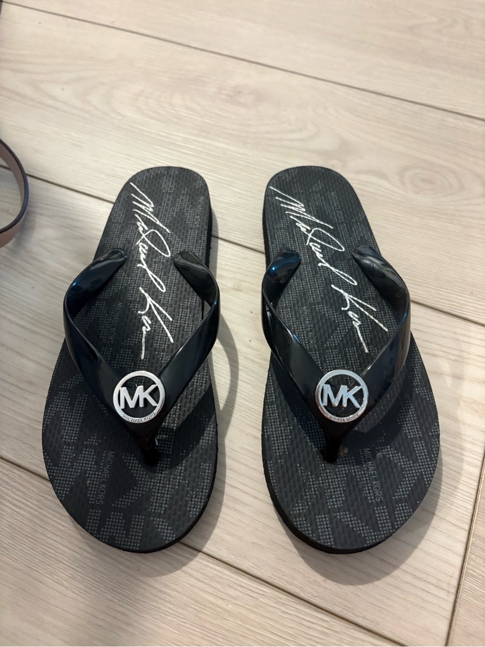 Michael Kors Black MK Logo Menโs Flip Flops